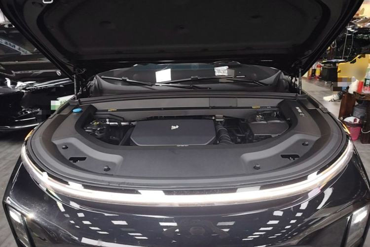 Used Li Auto L8 2023 Pro Model Engine Bay