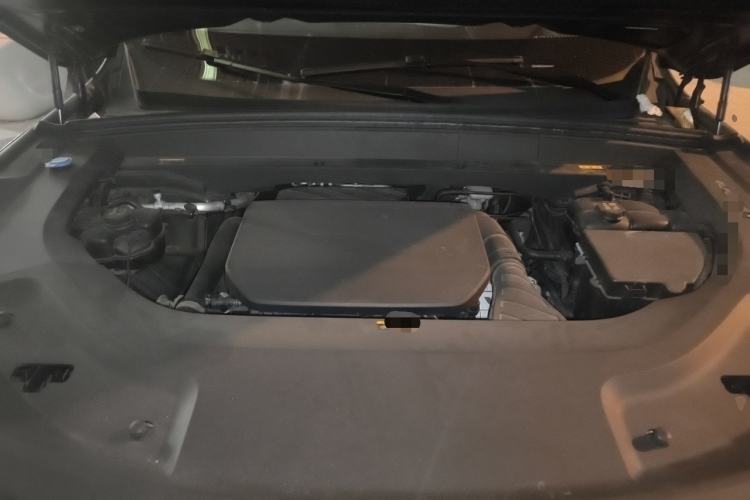 Used Li Auto L8 2023 Pro Model Engine Bay