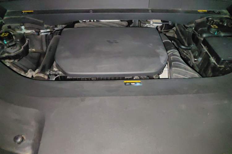 Used Li Auto L8 2023 Pro Model Engine Bay