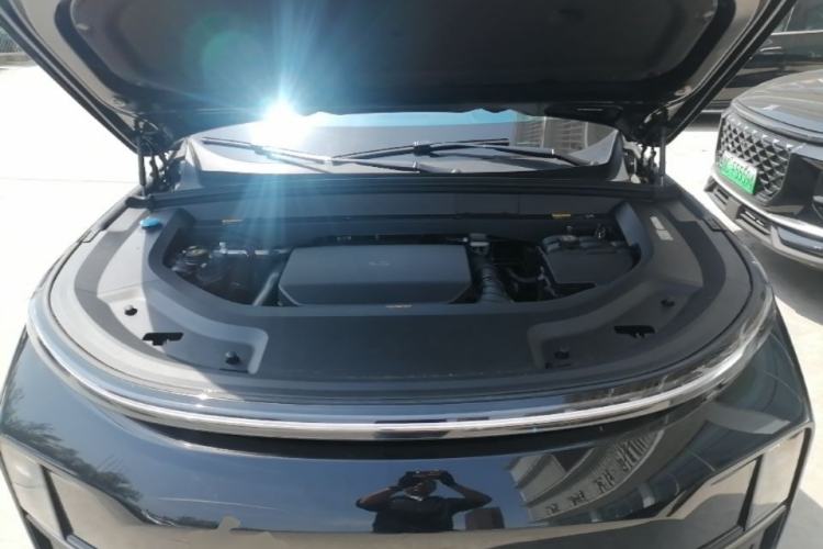Used Li Auto L8 2023 Pro Model Engine Bay
