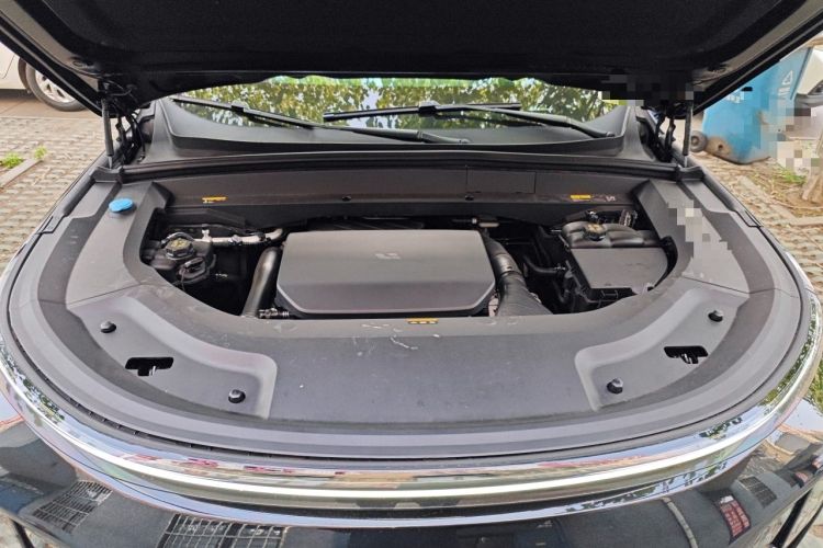Used Li Auto L8 2023 Pro Model Engine Bay