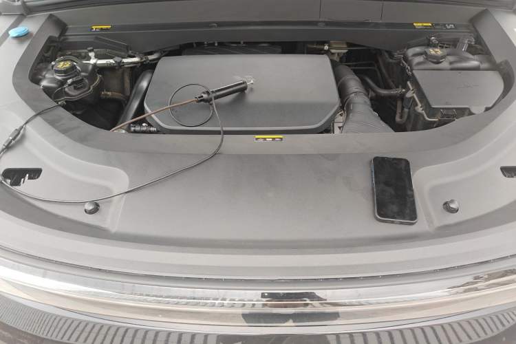 Used Li Auto L8 2023 Pro Model Engine Bay
