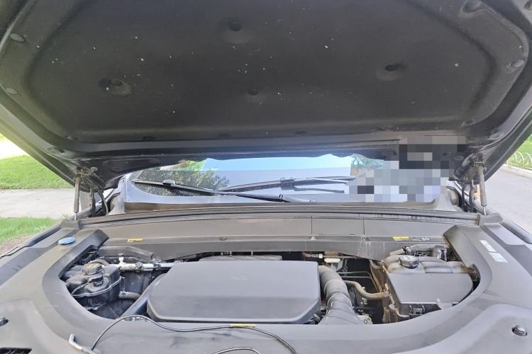 Used Li Auto L8 2023 Pro Model Engine Bay