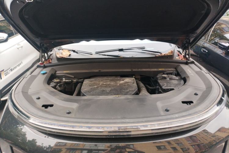 Used Li Auto L8 2023 Pro Model Engine Bay