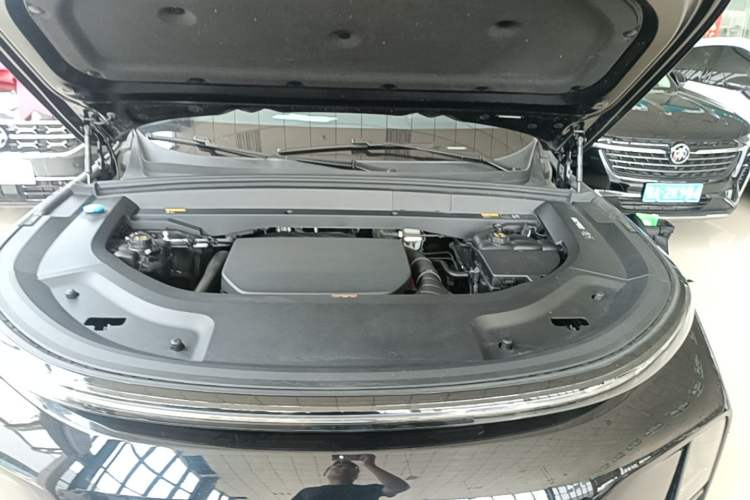 Used Li Auto L8 2023 Pro Model Engine Bay