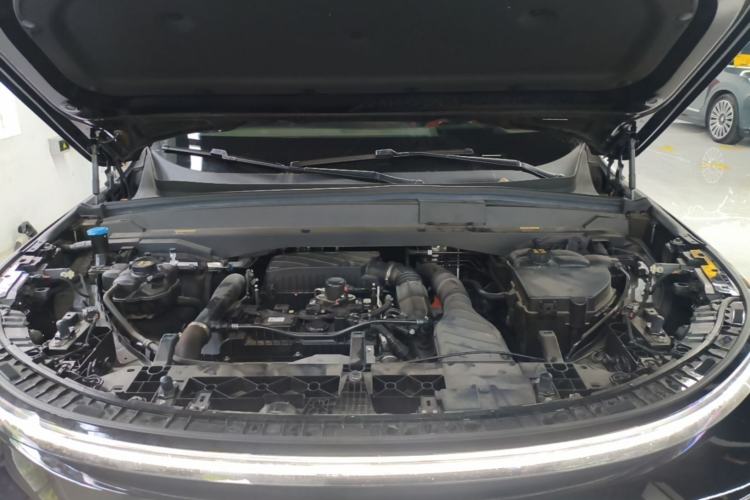 Used Li Auto L8 2023 Air model Engine Bay