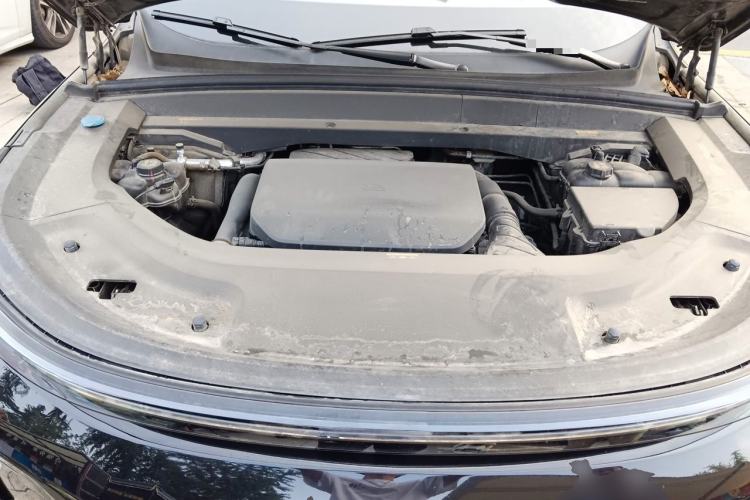 Used Li Auto L8 2023 Pro Model Engine Bay