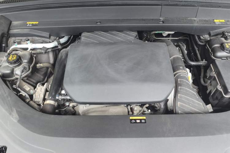 Used Li Auto L8 2023 Pro Model Engine Bay