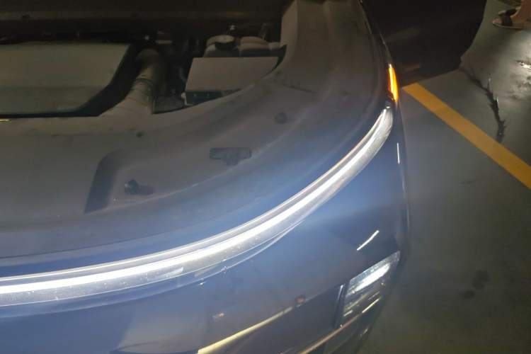Used Li Auto L8 2023 Pro Model Engine Bay Left