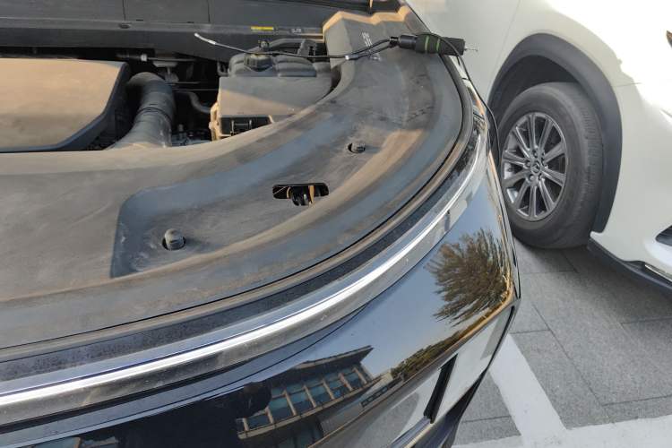 Used Li Auto L8 2023 Pro Model Engine Bay Left