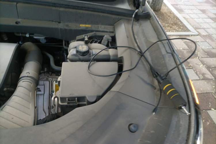 Used Li Auto L8 2023 Pro Model Engine Bay Left
