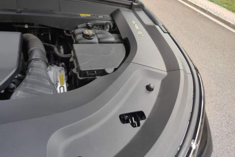 Used Li Auto L8 2023 Air model Engine Bay Left