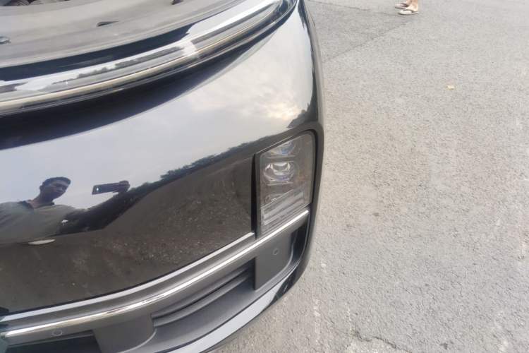 Used Li Auto L8 2023 Pro Model Engine Bay Left