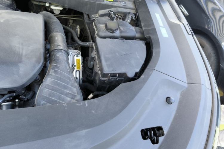 Used Li Auto L8 2023 Pro Model Engine Bay Left