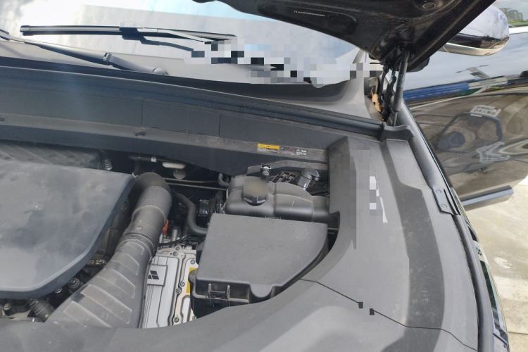 Used Li Auto L8 2023 Pro Model Engine Bay Left