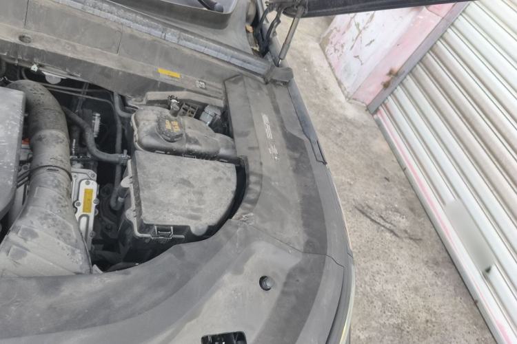 Used Li Auto L8 2023 Pro Model Engine Bay Left