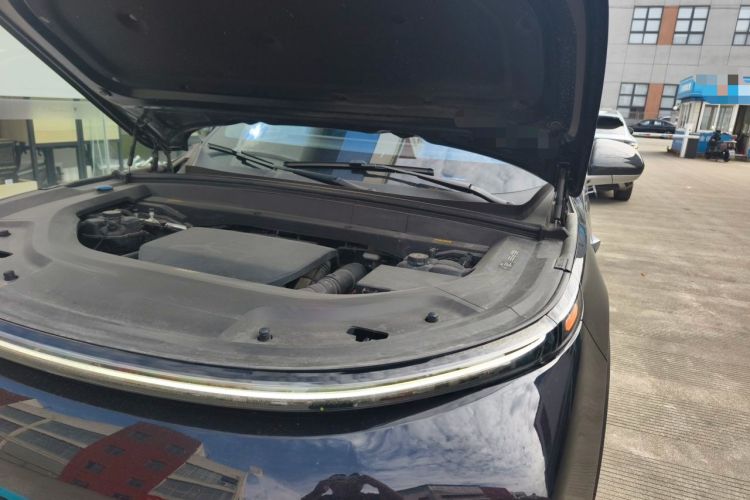 Used Li Auto L8 2023 Pro Model Engine Bay Left