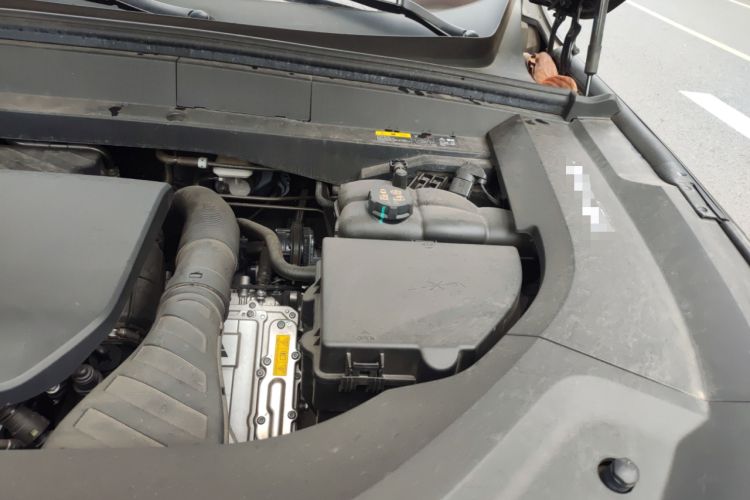 Used Li Auto L8 2023 Pro Model Engine Bay Left