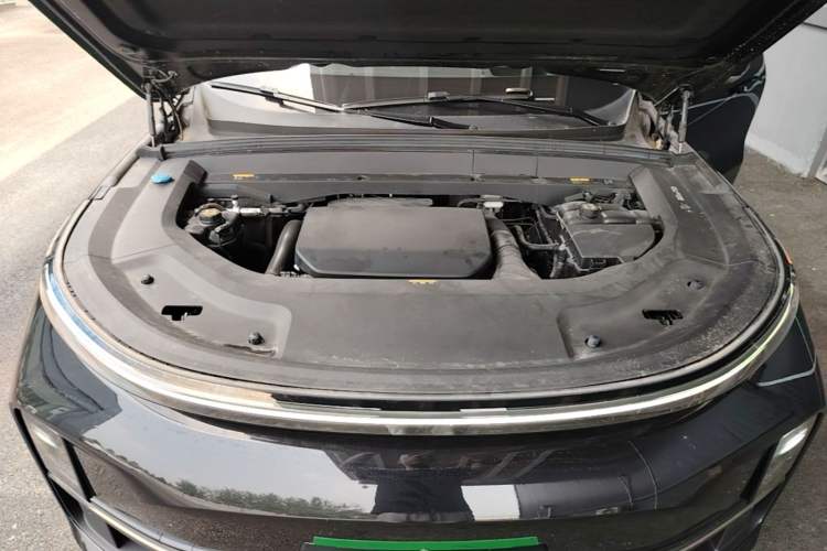 Used Li Auto L8 2023 Pro Model Engine Bay