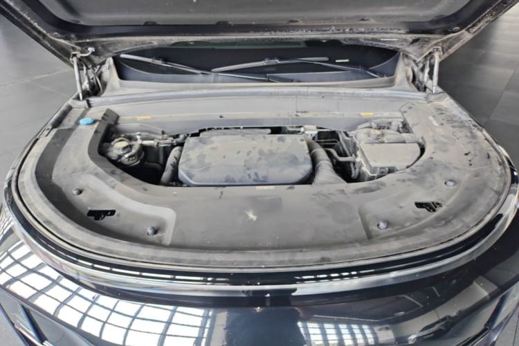 Used Li Auto L8 2023 Pro Model Engine Bay