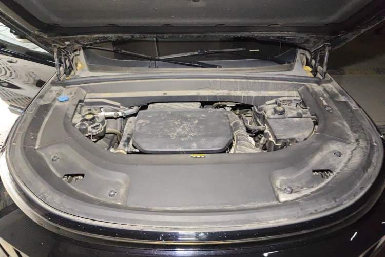 Used Li Auto L8 2023 Pro Model Engine Bay