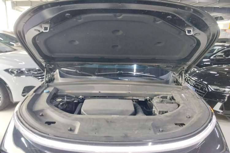 Used Li Auto L8 2023 Max model Engine Bay