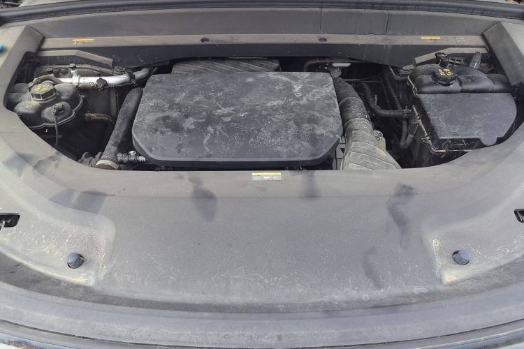 Used Li Auto L8 2023 Pro Model Engine Bay
