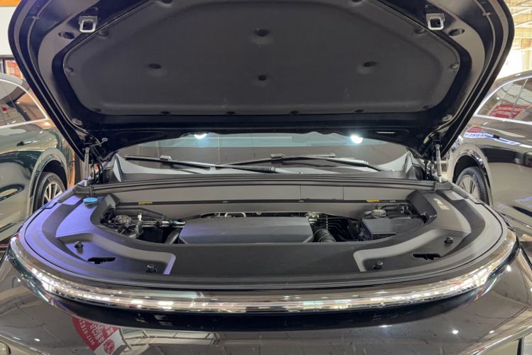Used Li Auto L8 2023 Air model Engine Bay