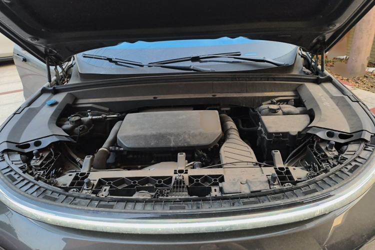 Used Li Auto L8 2023 Pro Model Engine Bay