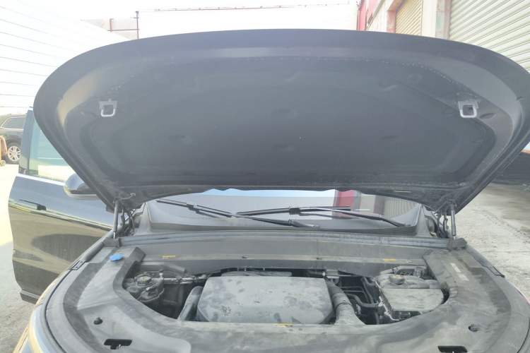 Used Li Auto L8 2023 Pro Model Engine Bay