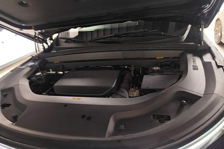Used Li Auto L8 2023 Air model Engine Bay