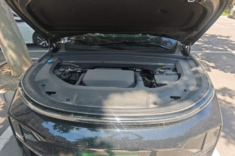 Used Li Auto L8 2023 Pro Model Engine Bay