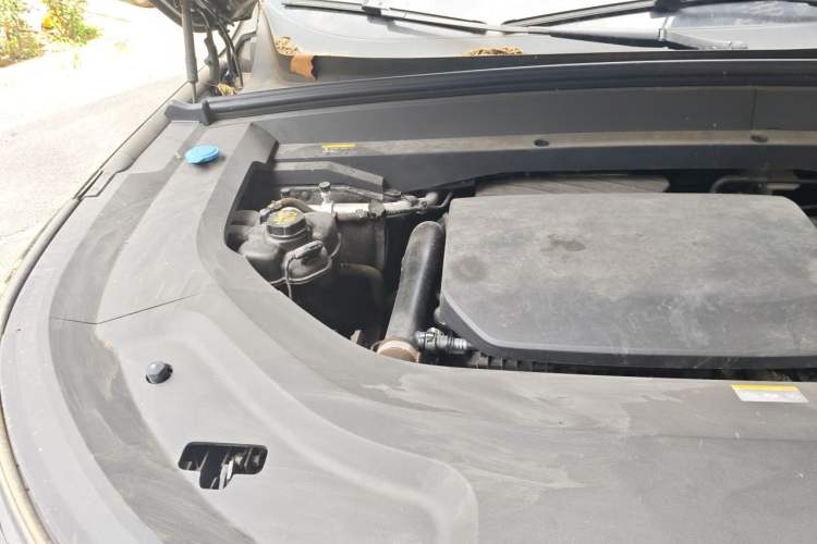 Used Li Auto L8 2023 Pro Model Engine Bay Right
