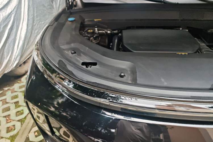 Used Li Auto L8 2023 Pro Model Engine Bay Right