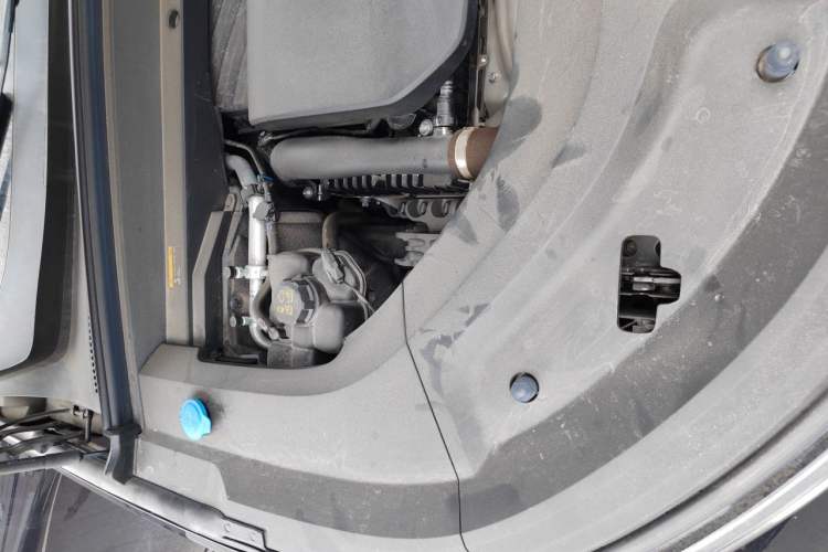 Used Li Auto L8 2023 Pro Model Engine Bay Right