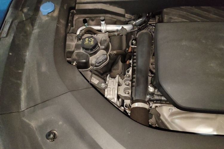 Used Li Auto L8 2023 Pro Model Engine Bay Right