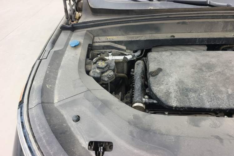 Used Li Auto L8 2023 Pro Model Engine Bay Right