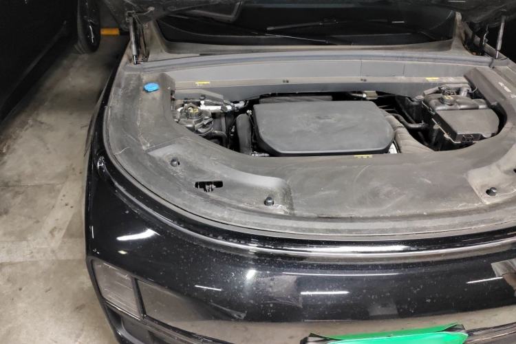 Used Li Auto L8 2023 Pro Model Engine Bay Right