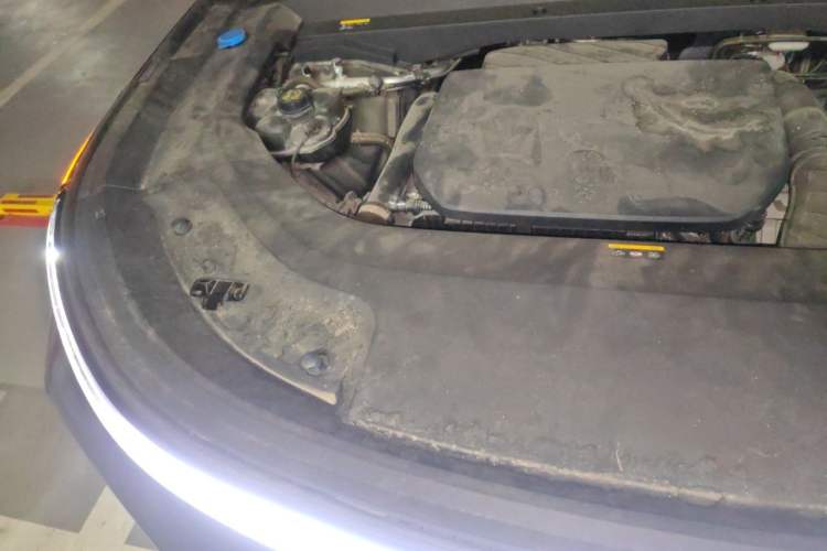 Used Li Auto L8 2023 Pro Model Engine Bay Right