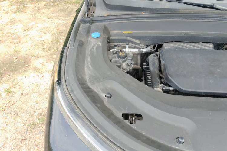 Used Li Auto L8 2023 Pro Model Engine Bay Right