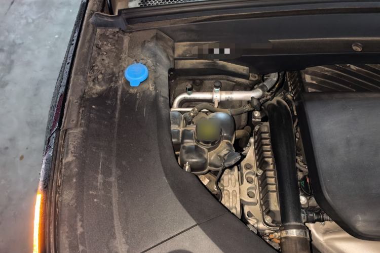 Used Li Auto L8 2023 Pro Model Engine Bay Right