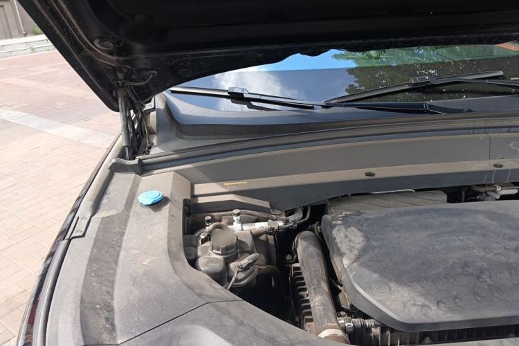 Used Li Auto L8 2023 Pro Model Engine Bay Right