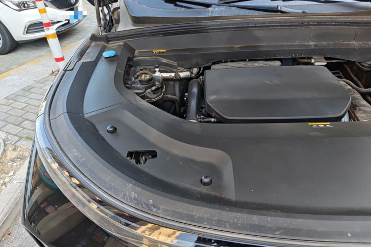 Used Li Auto L8 2023 Pro Model Engine Bay Right