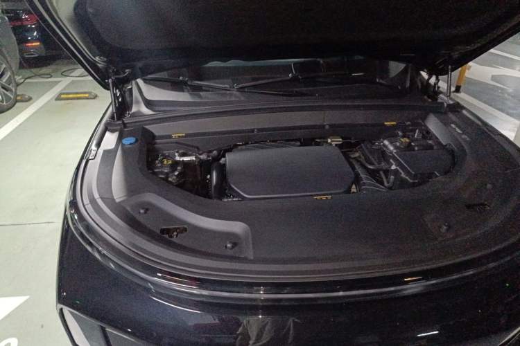 Used Li Auto L8 2023 Max model Engine Bay Right