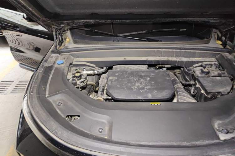 Used Li Auto L8 2023 Pro Model Engine Bay Right