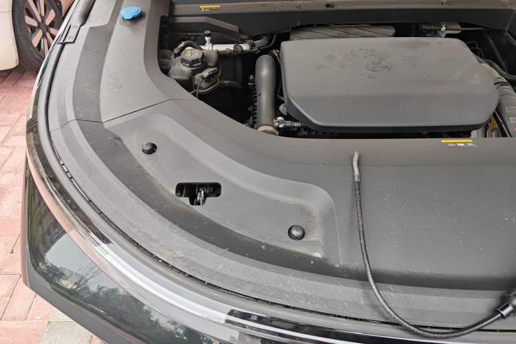 Used Li Auto L8 2023 Pro Model Engine Bay Right