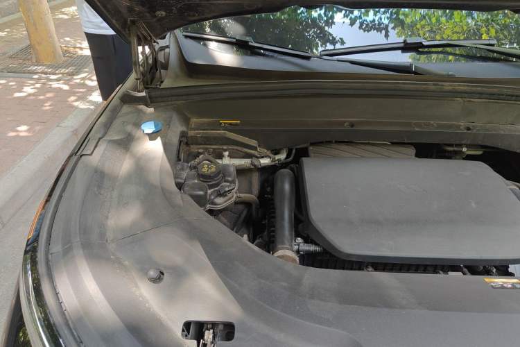 Used Li Auto L8 2023 Pro Model Engine Bay Right