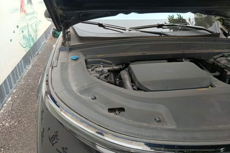 Used Li Auto L8 2023 Pro Model Engine Bay Right