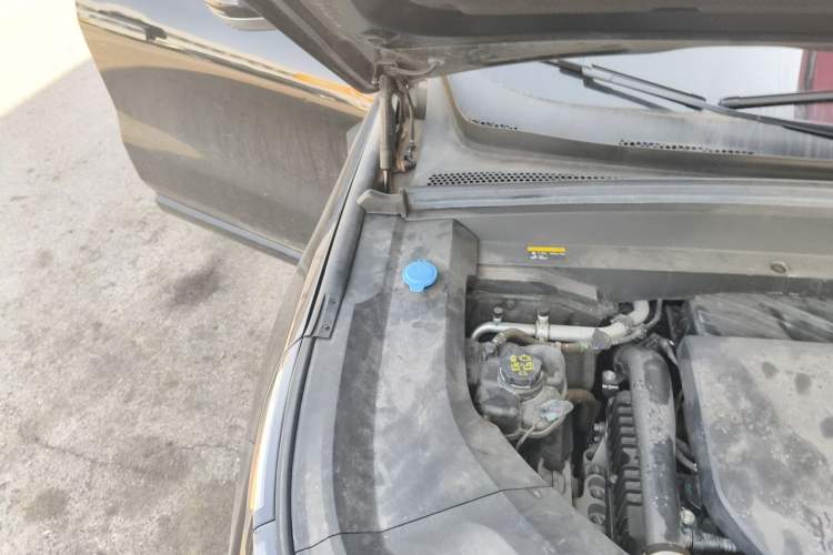 Used Li Auto L8 2023 Pro Model Engine Bay Right