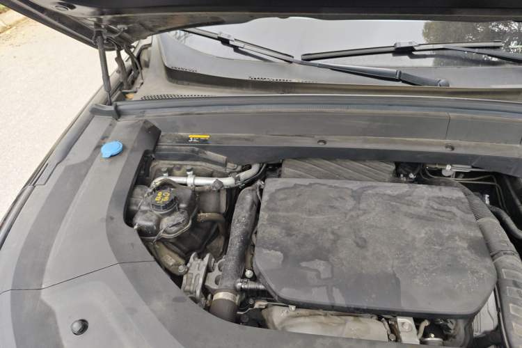 Used Li Auto L8 2023 Pro Model Engine Bay Right